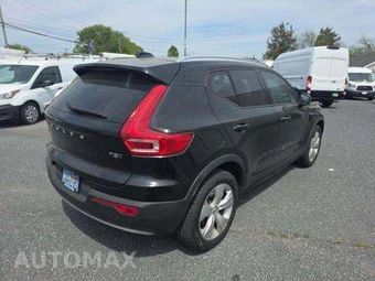 2021 Volvo XC40 T5 Momentum - miniatura 3