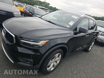 2021 Volvo XC40 T5 Momentum
