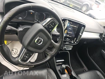 2021 Volvo XC40 T5 Momentum - miniatura 11