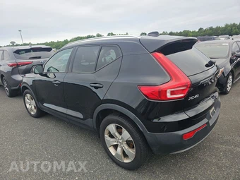 2021 Volvo XC40 T5 Momentum - miniatura 6