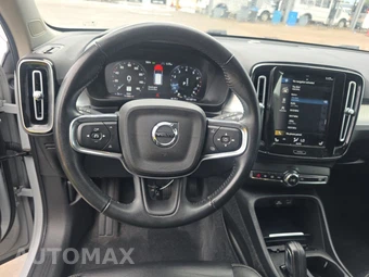 2021 Volvo XC40 T5 Momentum - miniatura 10