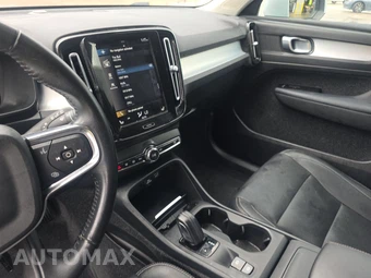 2021 Volvo XC40 T5 Momentum - miniatura 11