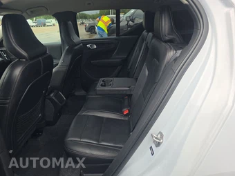 2021 Volvo XC40 T5 Momentum - miniatura 13
