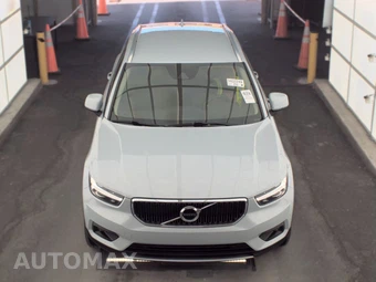 2021 Volvo XC40 T5 Momentum - miniatura 2