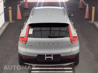 2021 Volvo XC40 T5 Momentum - miniatura 5