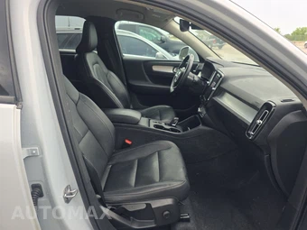 2021 Volvo XC40 T5 Momentum - miniatura 8