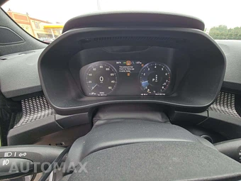 2021 Volvo XC40 T5 R-Design - miniatura 9