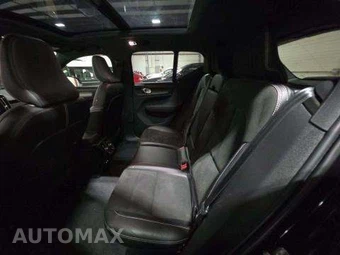 2021 Volvo XC40 T5 R-Design – miniatura 13