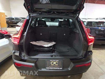 2021 Volvo XC40 T5 R-Design – miniatura 14