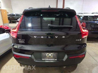 2021 Volvo XC40 T5 R-Design – miniatura 23