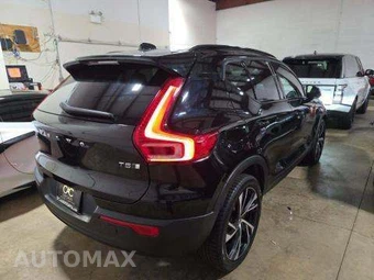 2021 Volvo XC40 T5 R-Design – miniatura 3