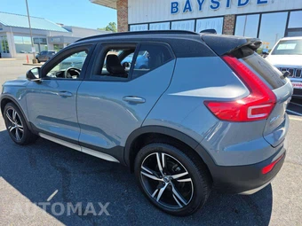 2021 Volvo XC40 T5 R-Design - miniatura 2