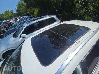 2021 Volvo XC60 Recharge Plug-In Hybrid T8 Inscription Expression - miniatura 12