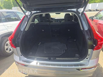 2021 Volvo XC60 Recharge Plug-In Hybrid T8 Inscription Expression - miniatura 14