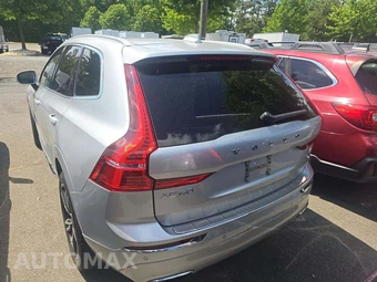 2021 Volvo XC60 Recharge Plug-In Hybrid T8 Inscription Expression - miniatura 2