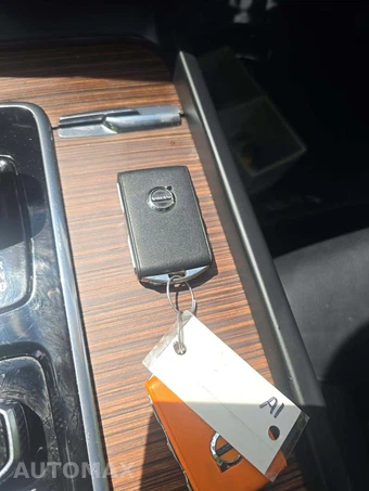 2021 Volvo XC60 Recharge Plug-In Hybrid T8 Inscription Expression - miniatura 8