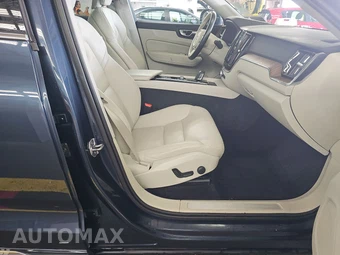 2021 Volvo XC60 Recharge Plug-In Hybrid T8 Inscription Expression - miniatura 8