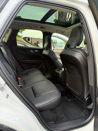 2021 Volvo XC60 T5 Inscription - miniatura 21