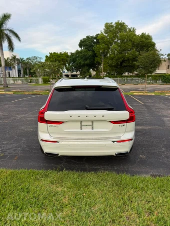 2021 Volvo XC60 T5 Inscription - miniatura 5