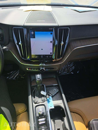 2021 Volvo XC60 T5 Inscription - miniatura 10