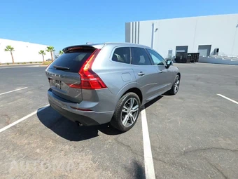 2021 Volvo XC60 T5 Momentum - miniatura 4