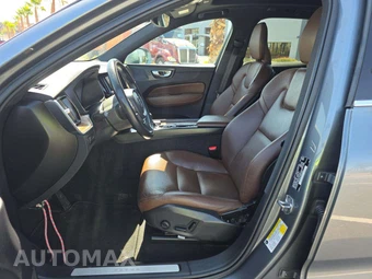 2021 Volvo XC60 T5 Momentum - miniatura 7