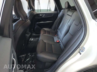 2021 Volvo XC60 T5 Momentum - miniatura 13