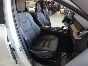 2021 Volvo XC60 T5 Momentum - miniatura 18