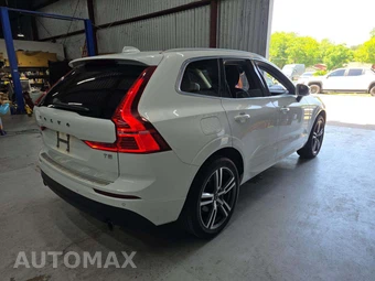 2021 Volvo XC60 T5 Momentum - miniatura 3