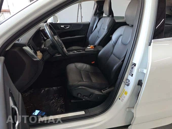 2021 Volvo XC60 T5 Momentum - miniatura 6