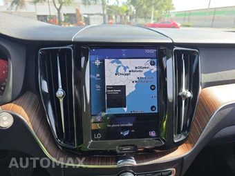 2021 Volvo XC60 T5 Momentum – miniatura 10