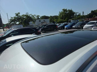 2021 Volvo XC60 T5 Momentum – miniatura 12