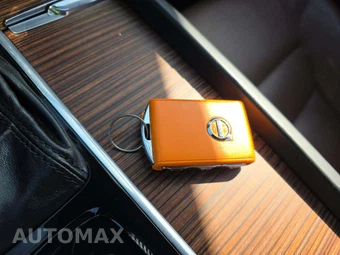 2021 Volvo XC60 T5 Momentum – miniatura 8