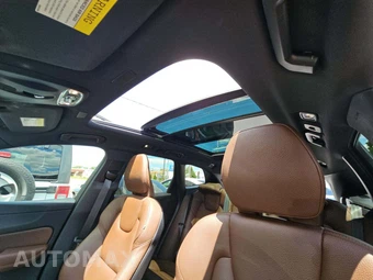 2021 Volvo XC60 T5 Momentum - miniatura 11