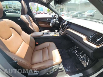 2021 Volvo XC60 T5 Momentum - miniatura 18