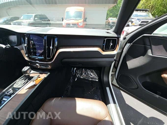 2021 Volvo XC60 T5 Momentum - miniatura 19