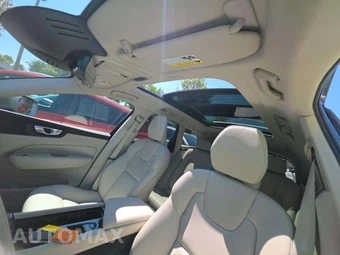 2021 Volvo XC60 T5 Momentum - miniatura 11