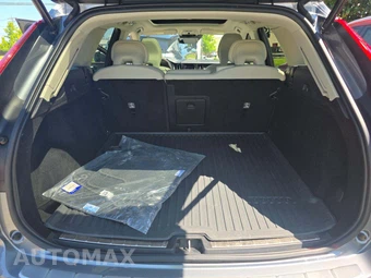 2021 Volvo XC60 T5 Momentum - miniatura 14