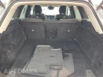 2021 Volvo XC60 T5 Momentum - miniatura 16