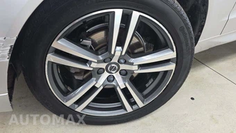 2021 Volvo XC60 T5 Momentum - miniatura 21