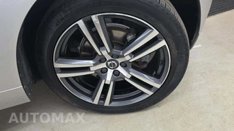 2021 Volvo XC60 T5 Momentum - miniatura 39