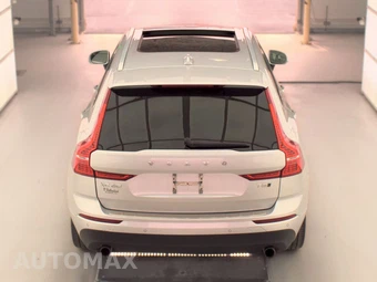 2021 Volvo XC60 T5 Momentum - miniatura 5