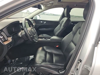 2021 Volvo XC60 T5 Momentum - miniatura 7