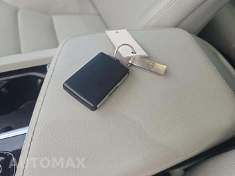 2021 Volvo XC60 T5 Momentum – miniatura 5