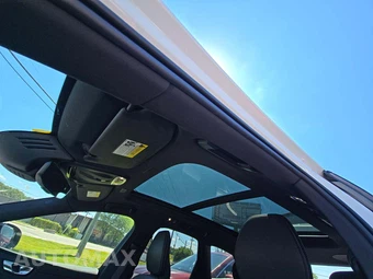 2021 Volvo XC60 T5 R-Design – miniatura 10