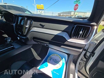 2021 Volvo XC60 T5 R-Design – miniatura 18