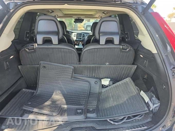 2021 Volvo XC90 Recharge Plug-In Hybrid T8 Inscription Expression 6-Passenger - miniatura 12