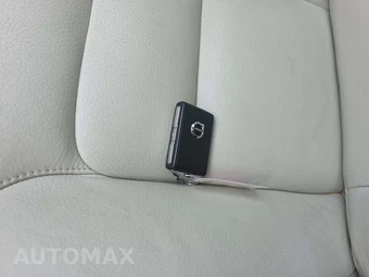 2021 Volvo XC90 Recharge Plug-In Hybrid T8 Inscription Expression 7-Passenger - miniatura 8