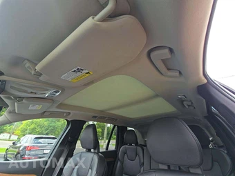 2021 Volvo XC90 Recharge Plug-In Hybrid T8 Inscription Expression 7-Passenger - miniatura 8