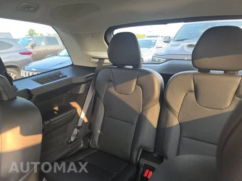 2021 Volvo XC90 T6 Momentum 6-Passenger - miniatura 14